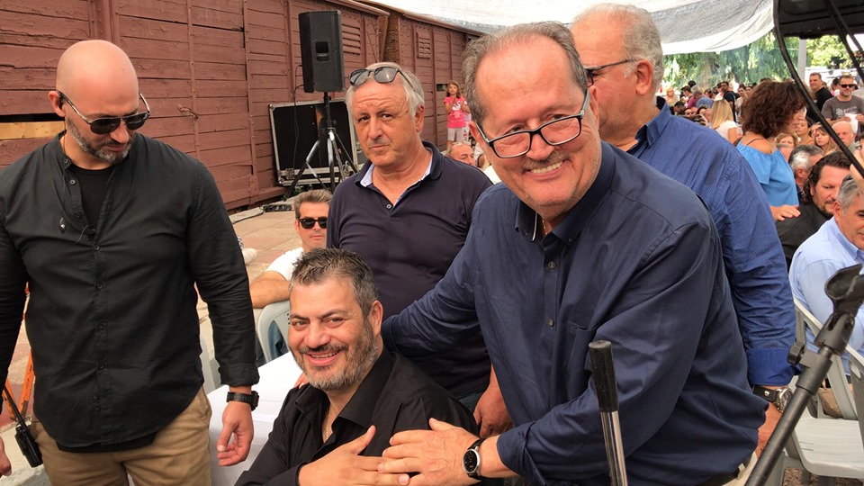 Γνήσιο Κρητικό γλέντι στο Πάρκο με Κονταρό κι άφθονη τσικουδιά!